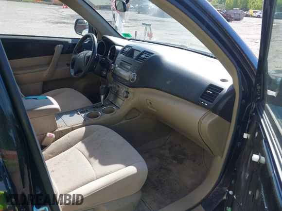 2008 Toyota Highlander z VIN JTEES41AX82096116, wystawiony jako IAAI lot #42409377 z przebiegiem 235 290 mil mil oraz . Historia ofert i sprzedaży dostępna na DreamBid. Obrazek 5.