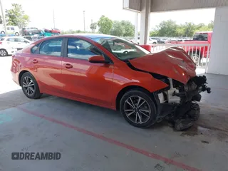 2022 Kia Forte LXS z VIN 3KPF24ADXNE419260, wystawiony jako IAAI lot #42171968 z przebiegiem 34 607 mil mil oraz . Historia ofert i sprzedaży dostępna na DreamBid. Obrazek 1.