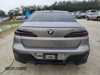 2024 BMW 7 Series 740i xDrive with VIN WBA33EH05RCS19146, listed as a Copart auction lot 45512345 with 22,825 mi miles and Salvage Title. Bid and sale history available at carsss.com. Image 6.