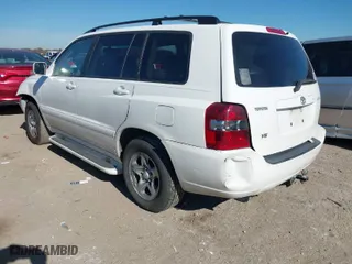 2004 Toyota Highlander with VIN JTEGP21A240014285, listed as a IAAI auction lot 40966910 with 167,728 mi miles. Bid and sale history available at carsss.com. Image 3.