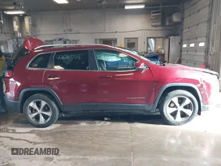 2020 Jeep Cherokee Limited z VIN 1C4PJLDB9LD652749, wystawiony jako IAAI lot #42065313 z przebiegiem 115 886 mil mil oraz . Historia ofert i sprzedaży dostępna na DreamBid. Obrazek 12.