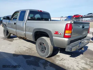 1999 Chevrolet Silverado 1500 LT with VIN 2GCEK19T5X1181582, listed as a IAAI auction lot 41478706 with 175,534 mi miles. Bid and sale history available at carsss.com. Image 3.