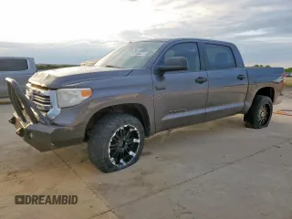 2016 Toyota Tundra SR5 z VIN 5TFDW5F1XGX559621, wystawiony jako Copart lot #53619375 z przebiegiem 234 479 mil mil oraz Czysty tytuł • Clean title. Historia ofert i sprzedaży dostępna na DreamBid. Obrazek 1.