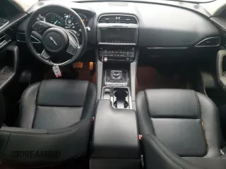2020 Jaguar F-Pace 25t Premium z VIN SADCJ2FX2LA646296, wystawiony jako Copart lot #50361515 z przebiegiem 62 692 mil mil oraz Szkody całkowita. Historia ofert i sprzedaży dostępna na DreamBid. Obrazek 8.