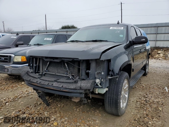 2008 Chevrolet Suburban 3LT with VIN 3GNFC16018G163592, listed as a Copart auction lot 43748935 with 268,220 mi miles and Salvage title. Bid and sale history available at DreamBid. Image 1.