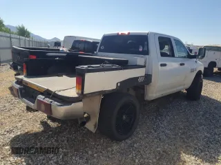 2018 Ram 2500 Tradesman z VIN 3C6UR5CL3JG348471, wystawiony jako Copart lot #64247285 z przebiegiem 398 440 mil mil oraz Czysty tytuł • Clean title. Historia ofert i sprzedaży dostępna na DreamBid. Obrazek 3.