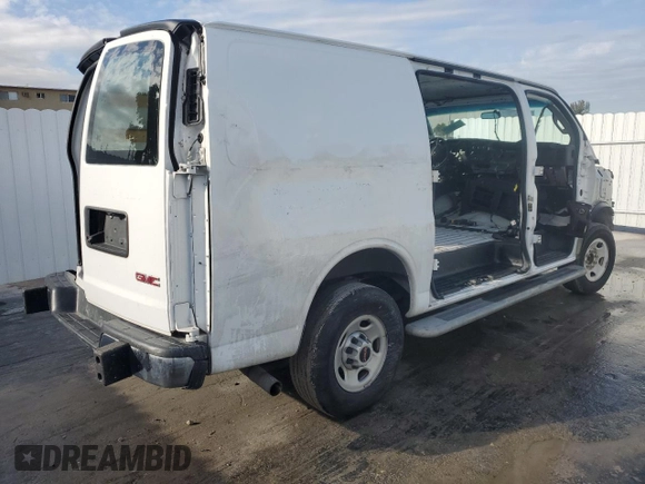 2022 GMC Savana Cargo z VIN 1GTW7AFP6N1143245, wystawiony jako Copart lot #46677755 z przebiegiem Nie podano mil oraz Tytuł czysty. Historia ofert i sprzedaży dostępna na DreamBid. Obrazek 3.