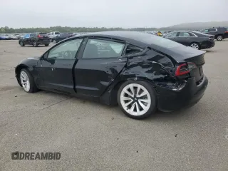 2022 Tesla Model 3 z VIN 5YJ3E1EA9NF285649, wystawiony jako Copart lot #59193635 z przebiegiem Nie podano mil oraz Szkoda całkowita • Salvage title. Historia ofert i sprzedaży dostępna na DreamBid. Obrazek 2.