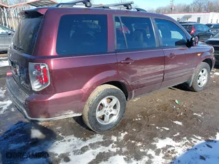 2007 Honda Pilot EX-L with VIN 5FNYF18757B021138, listed as a IAAI auction lot 41246585 with 179,974 mi miles. Bid and sale history available at carsss.com. Image 4.