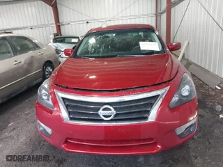 2013 Nissan Altima 2.5 SV with VIN 1N4AL3AP8DC135987, listed as a IAAI auction lot 41910538 with 220,791 mi miles. Bid and sale history available at carsss.com. Image 13.