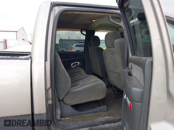 2003 Chevrolet Silverado 1500HD LS with VIN 1GCGK13UX3F107684, listed as a IAAI auction lot 42202674 with Not Provided miles and . Bid and sale history available at DreamBid. Image 8.
