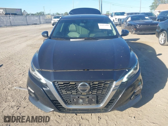 2019 Nissan Altima 2.5 SV with VIN 1N4BL4DV9KC117080, listed as a IAAI auction lot 41827686 with 84,228 mi miles. Bid and sale history available at carsss.com. Image 12.
