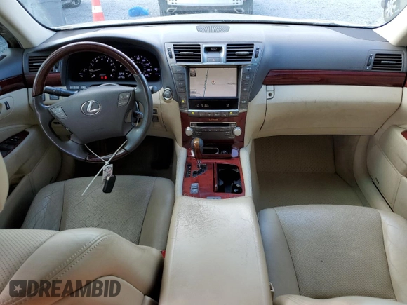 2011 Lexus LS 460 z VIN JTHBL5EF4B5103078, wystawiony jako Copart lot #51005735 z przebiegiem 131 493 mil mil oraz Szkoda całkowita • Salvage title. Historia ofert i sprzedaży dostępna na DreamBid. Obrazek 8.