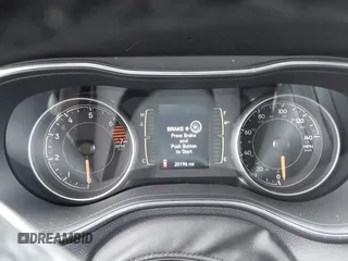 2021 Jeep Cherokee Latitude Plus z VIN 1C4PJMLB5MD109942, wystawiony jako IAAI lot #42536859 z przebiegiem 20 196 mil mil oraz . Historia ofert i sprzedaży dostępna na DreamBid. Obrazek 7.