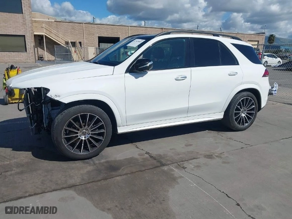 2022 Mercedes-Benz GLE with VIN 4JGFB4KB0NA672342, listed as a IAAI auction lot 41742865 with 27,923 mi miles. Bid and sale history available at carsss.com. Image 2.