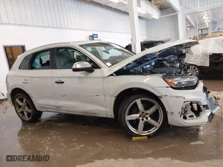 2022 Audi SQ5 Premium Plus with VIN WA1B4AFY5N2043366, listed as a IAAI auction lot 41528425 with 1 mi miles. Bid and sale history available at carsss.com. Image 12.