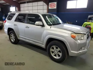 2010 Toyota 4Runner Trail z VIN JTEBU5JRXA5001972, wystawiony jako Copart lot #56277645 z przebiegiem 132 237 mil mil oraz Czysty tytuł • Clean title. Historia ofert i sprzedaży dostępna na DreamBid. Obrazek 4.