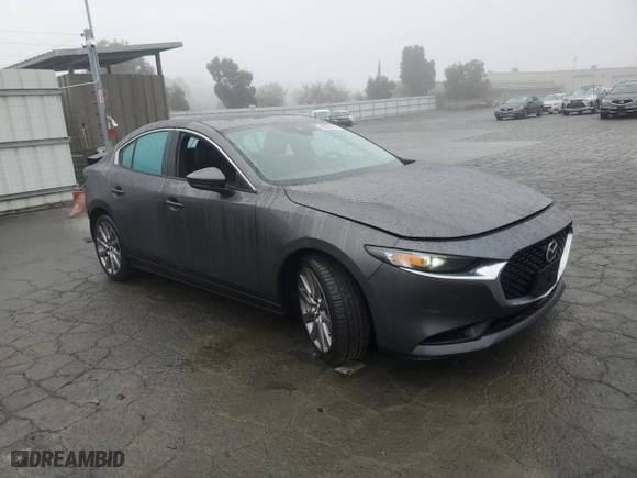 2020 Mazda Mazda3 Sedan Preferred Package with VIN 3MZBPADL7LM135506, listed as a Copart auction lot 85570554 with 47,861 mi miles and Salvage Title. Bid and sale history available at carsss.com. Image 4.