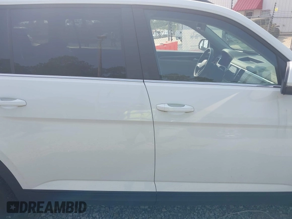 2023 Volkswagen Atlas SE z VIN 1V2WR2CA6PC547040, wystawiony jako IAAI lot #42400535 z przebiegiem 25 300 mil mil oraz . Historia ofert i sprzedaży dostępna na DreamBid. Obrazek 13.