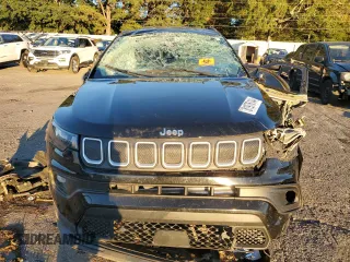 2022 Jeep Compass Latitude with VIN 3C4NJCBB4NT113575, listed as a Copart auction lot 81976144 with Not Provided miles and Non Repairable. Bid and sale history available at carsss.com. Image 5.