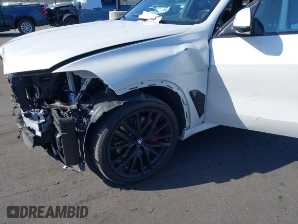 2024 BMW X5 xDrive40i z VIN 5UX23EU02R9T61437, wystawiony jako IAAI lot #41921905 z przebiegiem 19 178 mil mil oraz . Historia ofert i sprzedaży dostępna na DreamBid. Obrazek 12.