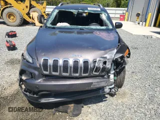 2014 Jeep Cherokee Latitude z VIN 1C4PJLCB6EW241382, wystawiony jako Copart lot #53204705 z przebiegiem 120 752 mil mil oraz Szkoda całkowita • Salvage title. Historia ofert i sprzedaży dostępna na DreamBid. Obrazek 5.