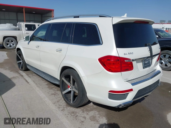 2014 Mercedes-Benz GL-Class GL 550 with VIN 4JGDF7DE6EA349028, listed as a IAAI auction lot 41729392 with 154,116 mi miles. Bid and sale history available at carsss.com. Image 3.