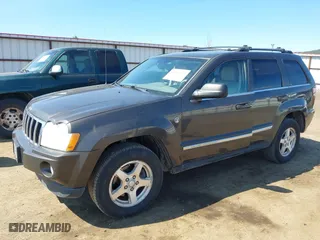 2006 Jeep Grand Cherokee Limited with VIN 1J8HR58226C180268, listed as a IAAI auction lot 42065135 with 232,207 mi miles. Bid and sale history available at carsss.com. Image 2.