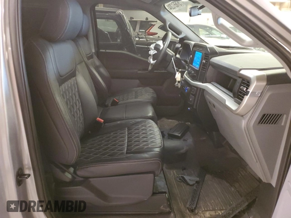 2022 Ford F-150 XL with VIN 1FTMF1C51NKF01004, listed as a Copart auction lot 51651204 with 10,625 mi miles and . Bid and sale history available at DreamBid. Image 10.