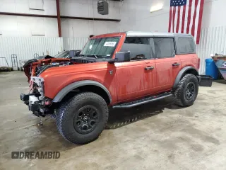2022 Ford Bronco z VIN 1FMDE5BH9NLB59829, wystawiony jako Copart lot #43085555 z przebiegiem 16 727 mil mil oraz Czysty tytuł • Clean title. Historia ofert i sprzedaży dostępna na DreamBid. Obrazek 1.