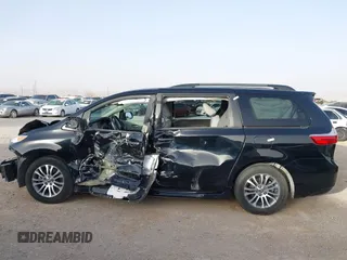 2019 Toyota Sienna XLE Auto Access Seat with VIN 5TDYZ3DCXKS986393, listed as a IAAI auction lot 41451840 with 93,424 mi miles. Bid and sale history available at carsss.com. Image 15.