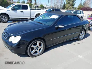 2004 Mercedes-Benz CLK 500 z VIN WDBTK75G14T013879, wystawiony jako IAAI lot #41964787 z przebiegiem 114 444 mil mil oraz . Historia ofert i sprzedaży dostępna na DreamBid. Obrazek 2.
