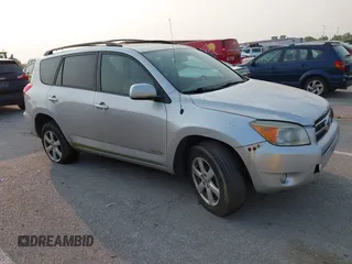 2007 Toyota RAV4 Limited с VIN JTMBD31V175054901, выставлен на аукционе IAAI как лот 42481329 с пробегом 219 011 миль миль и . История ставок и продаж доступна на DreamBid. Изображение 1.