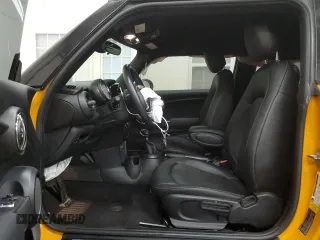 2017 MINI Hardtop Cooper с VIN WMWXP5C38H3C64588, выставлен на аукционе Copart как лот 56905495 с пробегом 49 401 миль миль и Чистый • Clean title. История ставок и продаж доступна на DreamBid. Изображение 7.