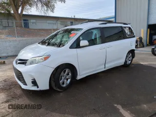 2018 Toyota Sienna LE Auto Access Seat with VIN 5TDKZ3DC8JS914225, listed as a Copart auction lot 60652575 with 66,303 mi miles and Salvage title. Bid and sale history available at DreamBid. Image 1.