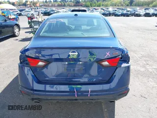 2024 Nissan Altima 2.5 SR with VIN 1N4BL4CV5RN361258, listed as a IAAI auction lot 42068639 with 15,146 mi miles. Bid and sale history available at carsss.com. Image 6.