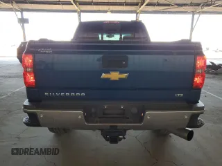 2016 Chevrolet Silverado 3500HD LTZ z VIN 1GC4K0C87GF258682, wystawiony jako Copart lot #57608235 z przebiegiem 213 684 mil mil oraz Szkoda całkowita • Salvage title. Historia ofert i sprzedaży dostępna na DreamBid. Obrazek 6.