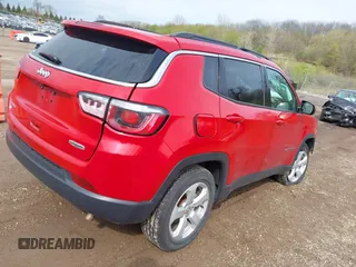 2019 Jeep Compass Latitude z VIN 3C4NJDBB6KT849953, wystawiony jako IAAI lot #42127184 z przebiegiem 47 361 mil mil oraz . Historia ofert i sprzedaży dostępna na DreamBid. Obrazek 4.