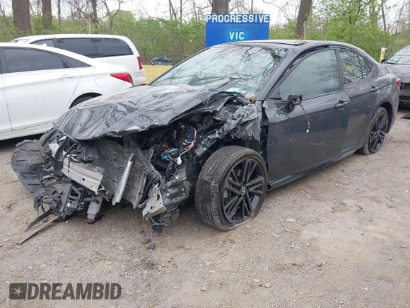 2025 Toyota Camry LE z VIN 4T1DBADK6SU509451, wystawiony jako IAAI lot #42040733 z przebiegiem 22 091 mil mil oraz . Historia ofert i sprzedaży dostępna na DreamBid. Obrazek 6.