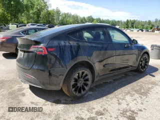 2024 Tesla Model Y z VIN 7SAYGDEDXRF991226, wystawiony jako Copart lot #62090255 z przebiegiem 42 853 mil mil oraz Szkoda całkowita • Salvage title. Historia ofert i sprzedaży dostępna na DreamBid. Obrazek 3.