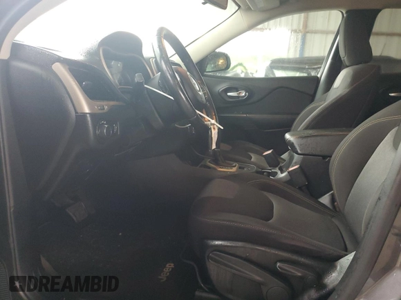 2016 Jeep Cherokee Sport z VIN 1C4PJLAB9GW371386, wystawiony jako Copart lot #57554195 z przebiegiem 158 250 mil mil oraz Szkoda całkowita • Salvage title. Historia ofert i sprzedaży dostępna na DreamBid. Obrazek 7.