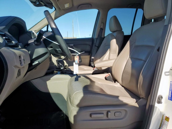 2019 Honda Ridgeline RTL-E with VIN 5FPYK3F7XKB002241, listed as a Copart auction lot 53804835 with 61,880 mi miles and Salvage title. Bid and sale history available at DreamBid. Image 7.