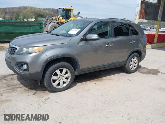 2011 Kia Sorento LX with VIN 5XYKT4A1XBG063246, listed as a IAAI auction lot 42019664 with 264,937 mi miles. Bid and sale history available at carsss.com. Image 2.