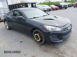 2013 Hyundai Genesis Coupe Premium z VIN KMHHT6KD8DU087203, wystawiony jako IAAI lot #42018152 z przebiegiem 104 354 mil mil oraz . Historia ofert i sprzedaży dostępna na DreamBid. Obrazek 1.