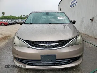 2017 Chrysler Pacifica Touring with VIN 2C4RC1DGXHR577647, listed as a Copart auction lot 57860695 with 138,936 mi miles and Clean title. Bid and sale history available at DreamBid. Image 5.