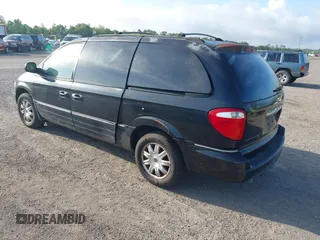 2006 Chrysler Town & Country Touring with VIN 2A8GP54L66R876008, listed as a IAAI auction lot 42496347 with 211,063 mi miles and . Bid and sale history available at DreamBid. Image 3.