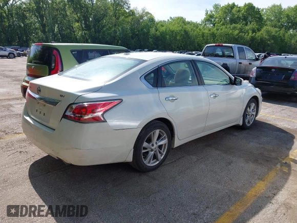 2015 Nissan Altima 2.5 S with VIN 1N4AL3AP0FC246780, listed as a IAAI auction lot 42207239 with 228,572 mi miles. Bid and sale history available at carsss.com. Image 4.