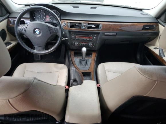 2011 BMW 3 Series 328i xDrive z VIN WBAPK5G58BNN26306, wystawiony jako Copart lot #54790895 z przebiegiem 108 641 mil mil oraz Szkody całkowita. Historia ofert i sprzedaży dostępna na DreamBid. Obrazek 8.