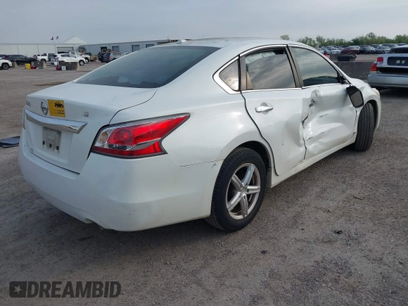 2015 Nissan Altima S with VIN 1N4AL3AP2FN331236, listed as a IAAI auction lot 41929242 with 100,439 mi miles and . Bid and sale history available at carsss.com. Image 4.
