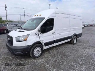2023 Ford Transit Cargo with VIN 1FTRU8XG8PKC05304, listed as a Copart auction lot 60695455 with 697 mi miles and Clean title. Bid and sale history available at DreamBid. Image 1.